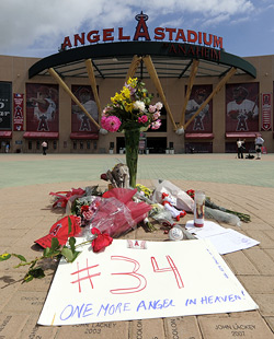 adenhart_250_041009.jpg